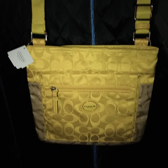 NWT COACH GETAWAY SIGNATURE NYLON FILE CROSSBODY IN SV/KHAKI/CITRINE - Picture 2 of 14